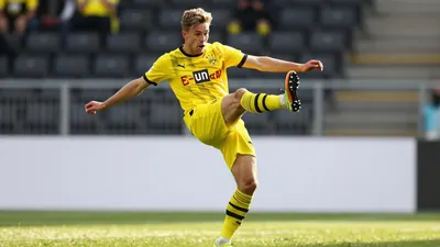 Felix Nmecha traf zweimal nach seiner Einwechslung zum 3:0 gegen Paderborn, womit Borussia Dortmund den zweiten...