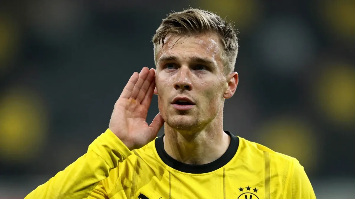 Borussia Dortmund startet mit dem Heimspiel gegen den HSV in die Bundesliga-Saison, Schiedsrichter Felix Zwayer leitet...