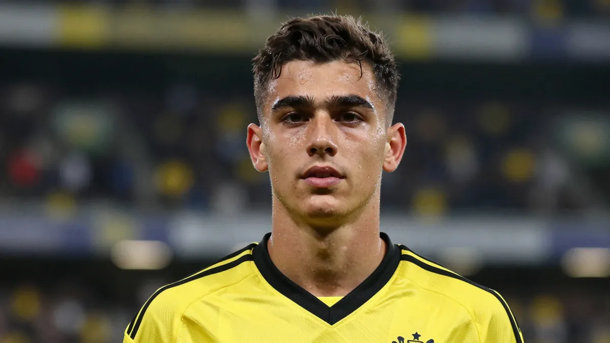 Borussia Dortmund prüft Elias Baum – mögliche Verstärkung im Abwehrbereich