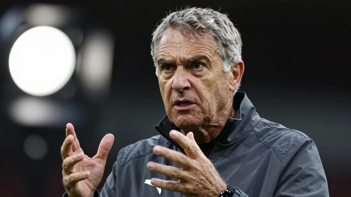 Former Bundesliga coach Ewald Lienen launches scathing criticism of Borussia Dortmund's Supercup conduct and manager Niko...