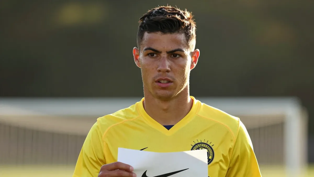 Borussia Dortmund has loaned 19-year-old attacking talent Ethan Nwaneri from Arsenal to compensate for the injury to...